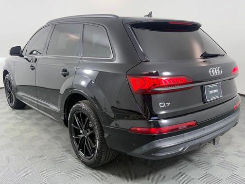 2021 Audi Q7 45 Premium Plus