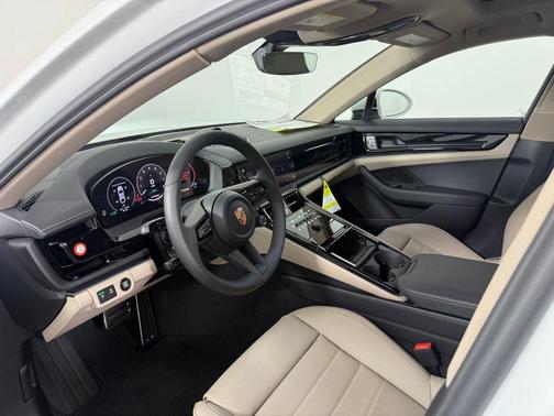 2026 Porsche Panamera 4