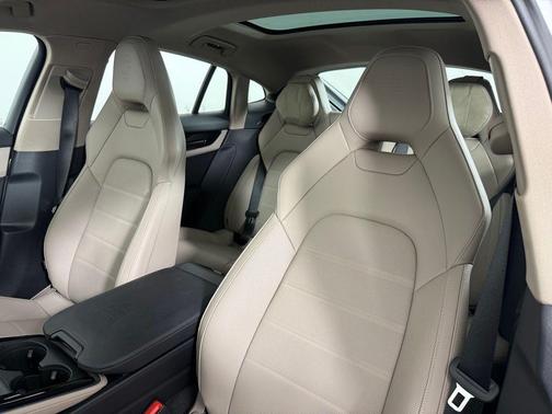 2026 Porsche Panamera 4