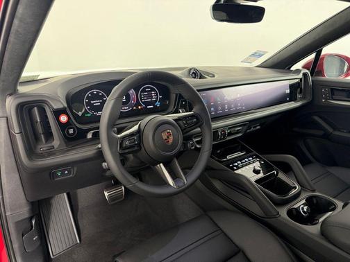 2025 Porsche Cayenne GTS