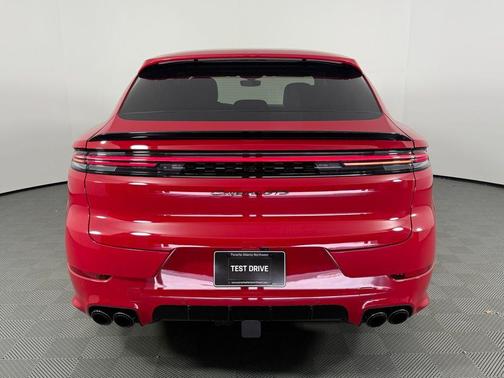 2025 Porsche Cayenne GTS