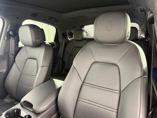 2025 Porsche Cayenne GTS