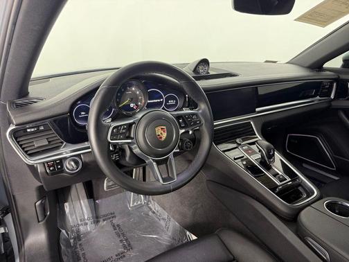 2019 Porsche Panamera E-Hybrid 4
