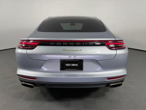 2019 Porsche Panamera E-Hybrid 4