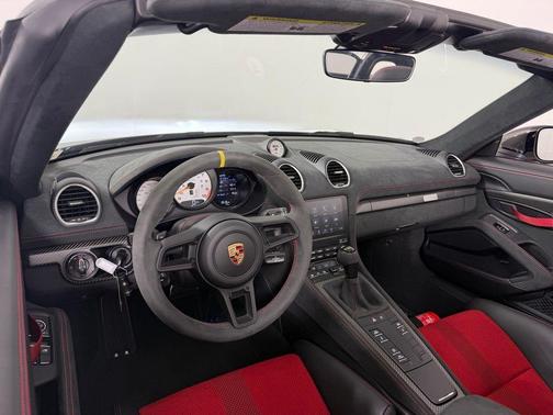 2024 Porsche 718 Spyder RS