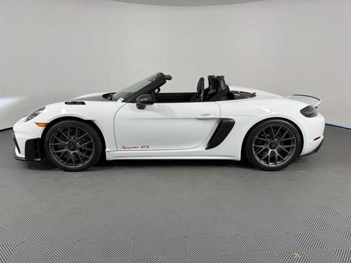 2024 Porsche 718 Spyder RS