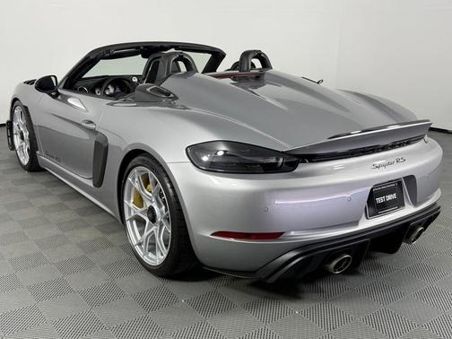 2025 Porsche 718 Spyder RS