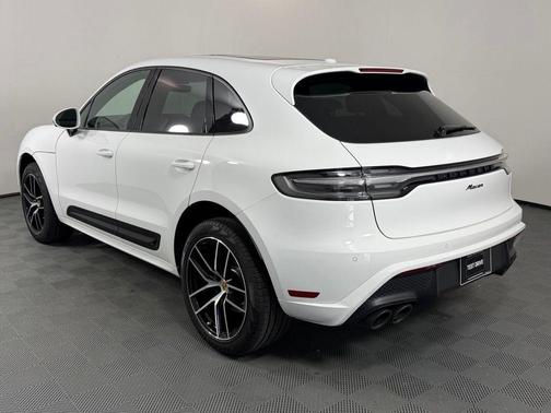 White 2025 Porsche Macan Base