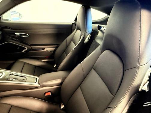 2025 Porsche 718 Cayman Base