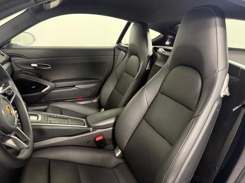 2025 Porsche 718 Cayman Base