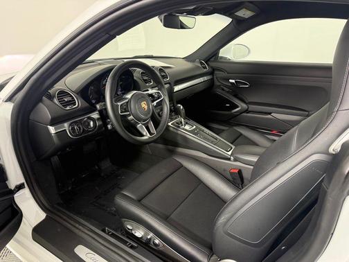 2025 Porsche 718 Cayman Base