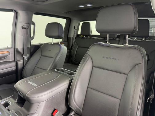 2024 GMC Sierra 2500 Denali