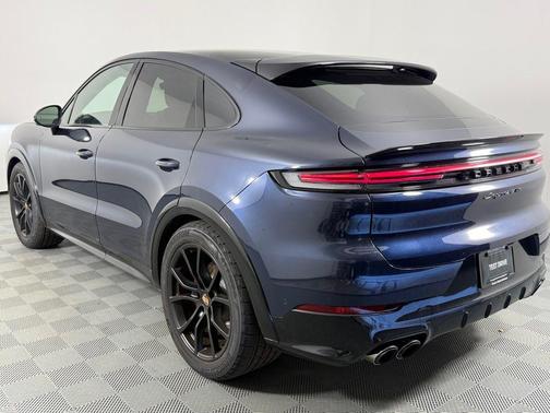 2025 Porsche Cayenne GTS