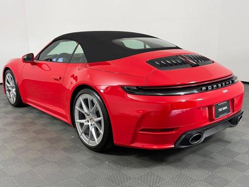 2025 Porsche 911 Carrera