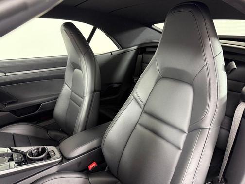 2025 Porsche 911 Carrera