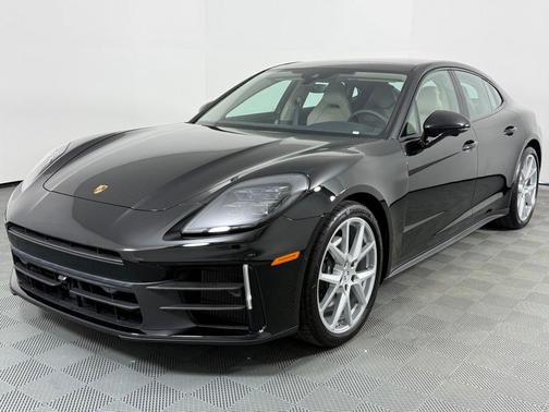 2025 Porsche Panamera Base