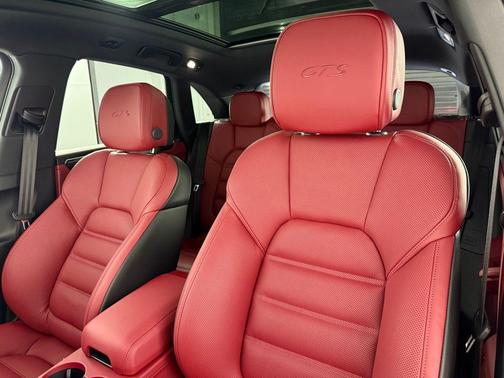 2025 Porsche Macan GTS