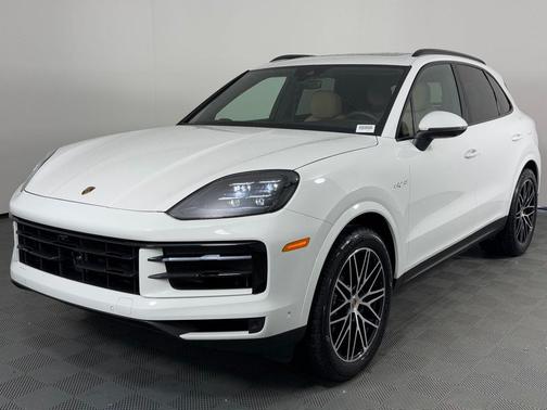 2025 Porsche Cayenne AWD