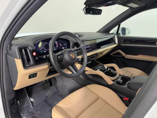 2025 Porsche Cayenne AWD