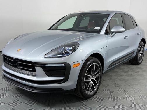 2025 Porsche Macan Base