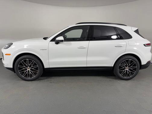 2026 Porsche Cayenne AWD