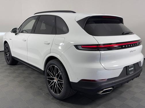 2026 Porsche Cayenne AWD