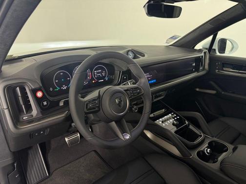 2025 Porsche Cayenne Turbo