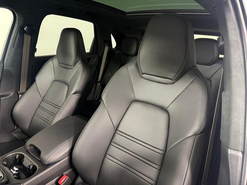 2025 Porsche Cayenne Turbo