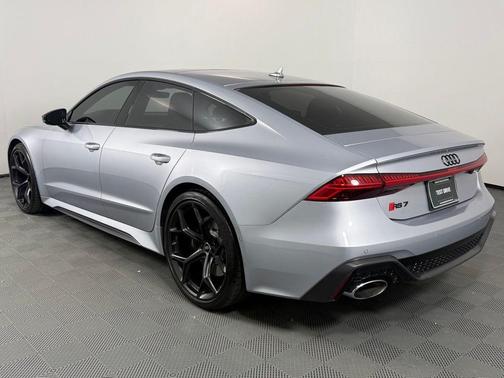 2025 Audi RS 7 4.0T quattro Performance