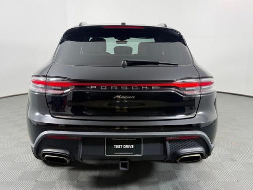 2023 Porsche Macan Base
