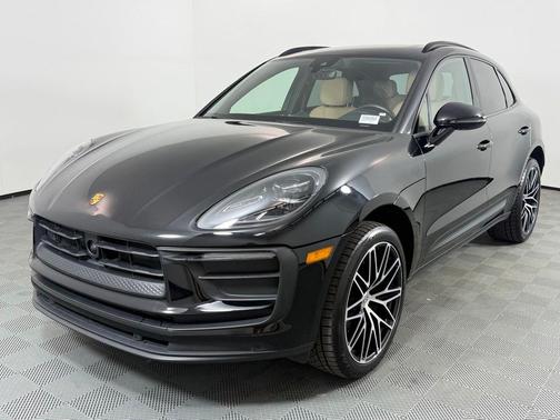 2023 Porsche Macan Base