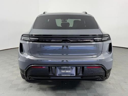 2026 Porsche Macan Turbo