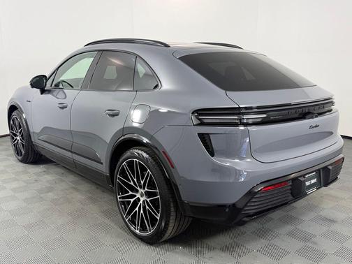 2026 Porsche Macan Turbo