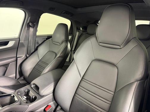 2024 Porsche Cayenne AWD