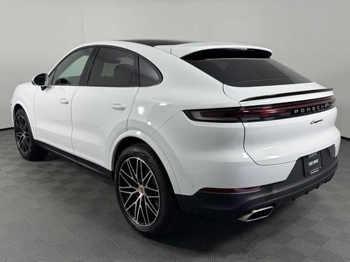 Black 2019 Porsche Cayenne Base