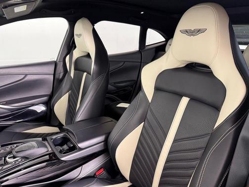 Q Satin Jet Black 2023 Aston Martin DBX 707