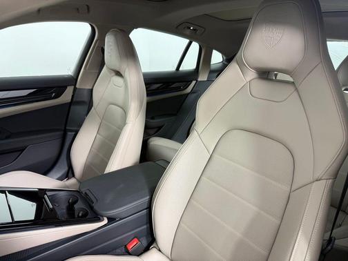 2026 Porsche Panamera Base