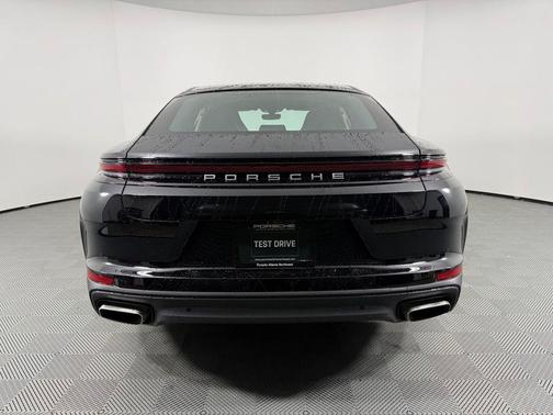2026 Porsche Panamera Base