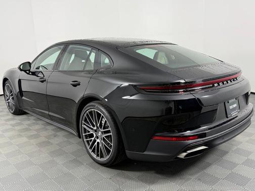 2026 Porsche Panamera Base