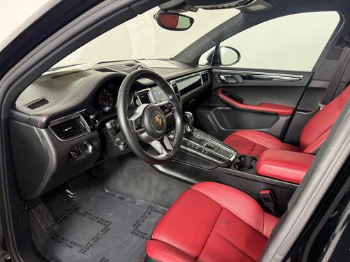 2018 Porsche Macan Base