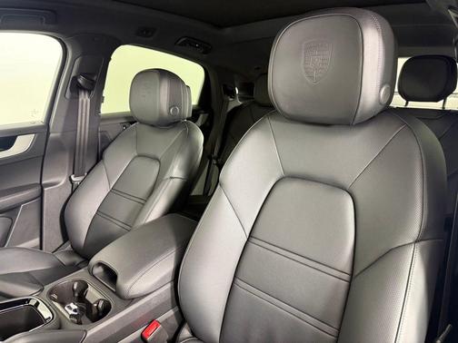 2025 Porsche Cayenne AWD