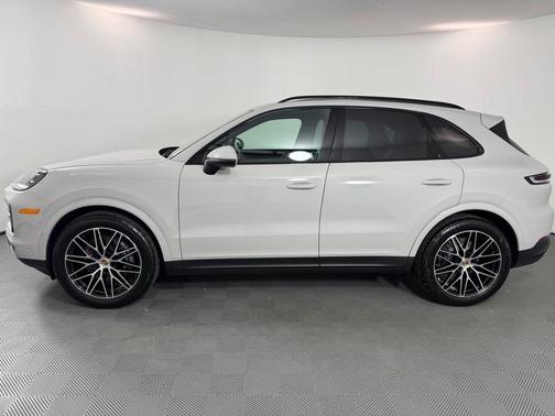 Chalk 2026 Porsche Cayenne Base