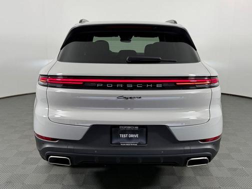 Chalk 2026 Porsche Cayenne Base