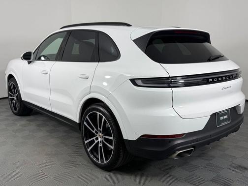 2025 Porsche Cayenne Base