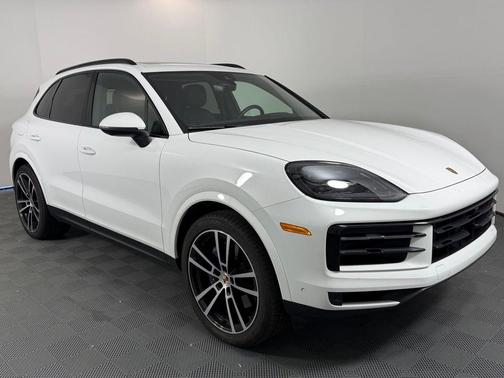 2025 Porsche Cayenne Base