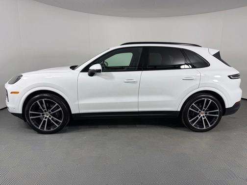 2025 Porsche Cayenne Base