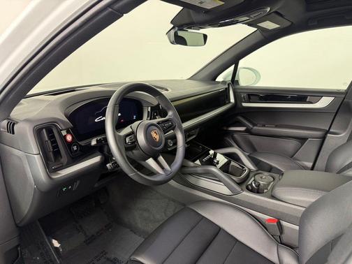 2025 Porsche Cayenne Base