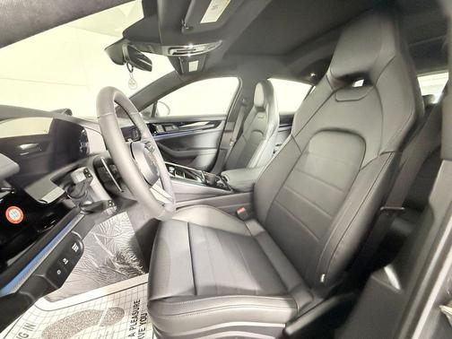 2025 Porsche Panamera E-Hybrid 4