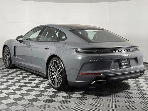 2025 Porsche Panamera E-Hybrid 4