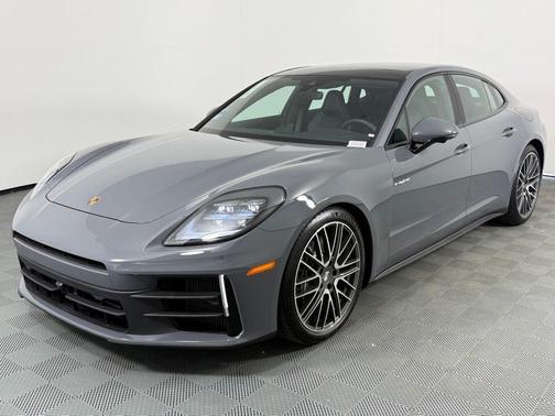 2025 Porsche Panamera E-Hybrid 4